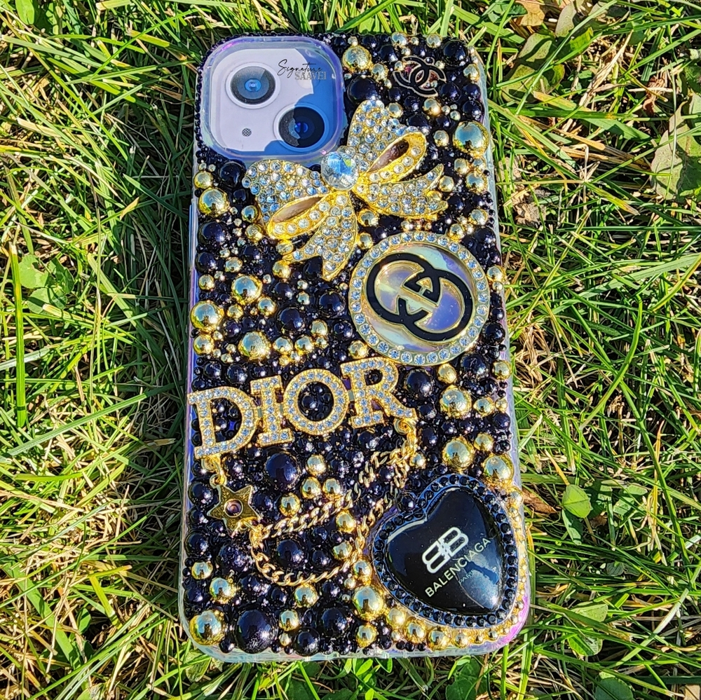 BRAND NEW Signature iPhone 13/14 Case